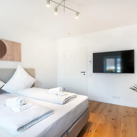 Raw Flats - Nova By Bohnapartments, 2 Schlafzimmer, Balkon